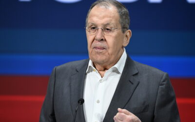 Lavrov responde a Macron, que tachó a Rusia de «depredador» y «ogro»