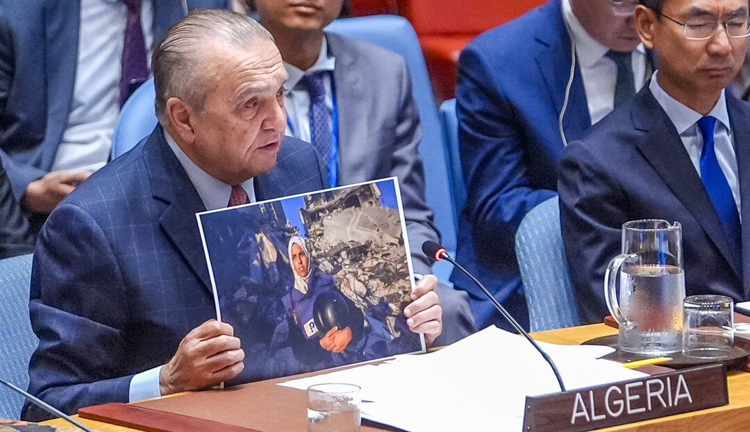 Embajador argelino casi llora en la ONU al leer la carta de una periodista asesinada por Israel