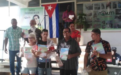 Estimulan a trabajadores gráficos por su día en la Isla de la Juventud