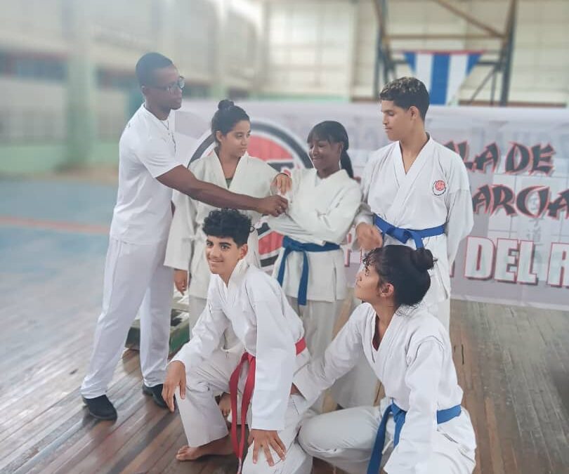 Presente el karate do pinero en los Juegos Escolares y Juveniles