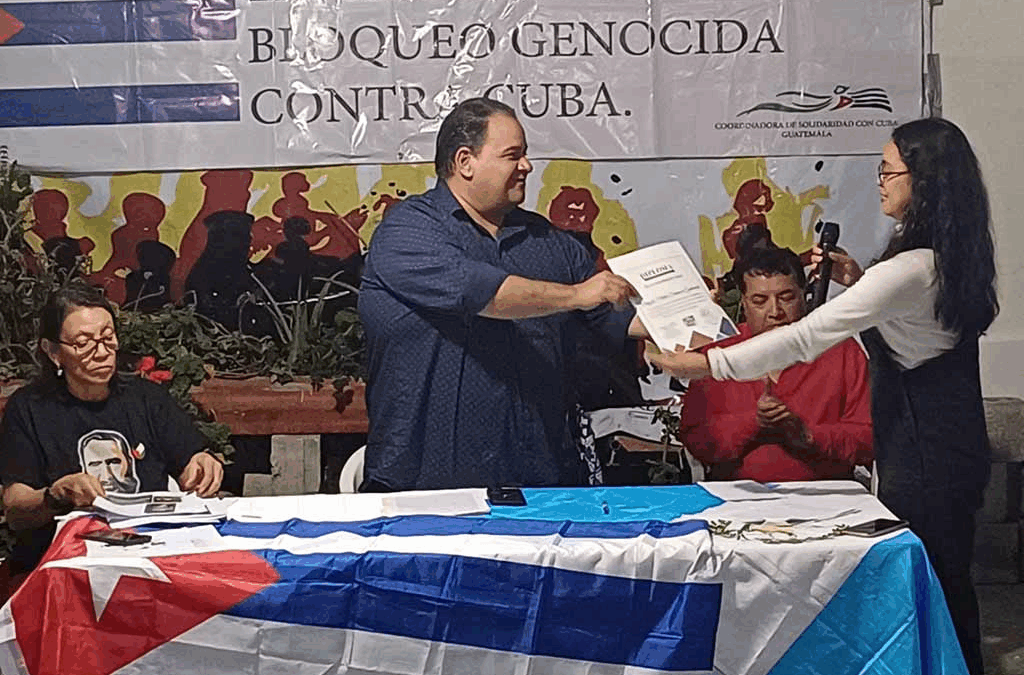 Entregaron otro reconocimiento a Brigada Médica de Cuba en Guatemala
