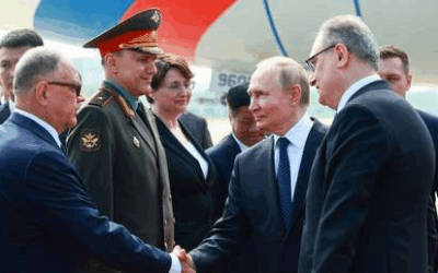 Alfombra roja y guardias de honor: Putin llega a China en su visita «sin precedentes»