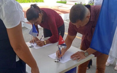 Apoyan pineros a Venezuela en jornada nacional de firmas