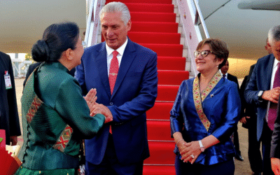 Llegó Presidente cubano a Laos