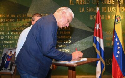 Firma Díaz-Canel declaración de respaldo a la República Bolivariana de Venezuela