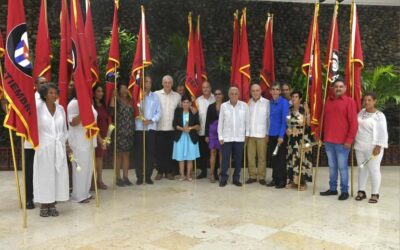 Condecora Cuba la valía y entrega cederistas