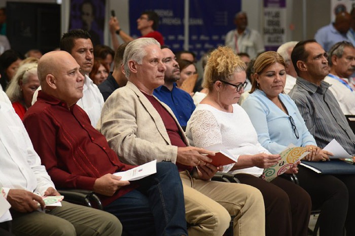 0-17-granma-rebelde-01