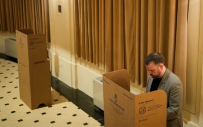Cierran las urnas tras las elecciones legislativas en Argentina