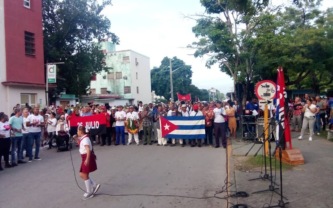 Merecido homenaje a Camilo Cienfuegos en el aniversario 66 de su desaparición física