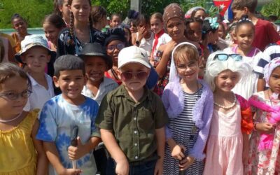 Los pioneros regalan amor en el Día del Adulto Mayor