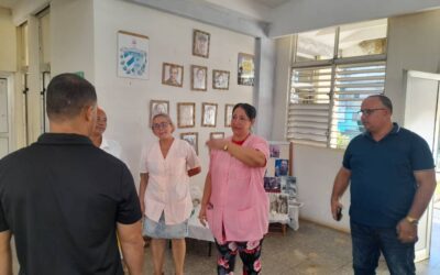 Intercambian autoridades pineras con colectivos laborales