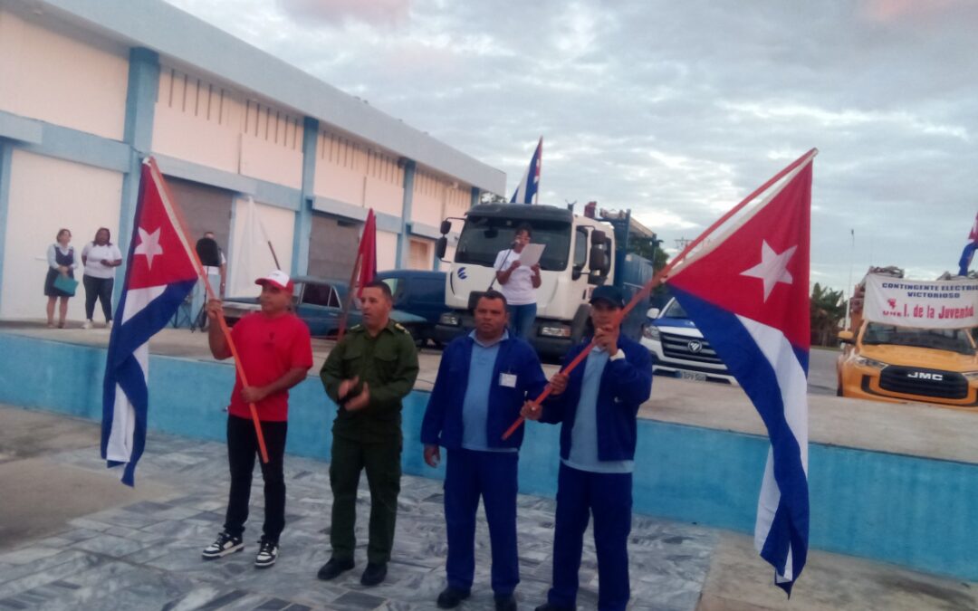 Abanderan contingentes que apoyarán labores en las provincias de Oriente