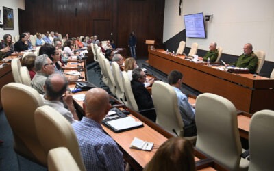 Científicos, personal de salud y expertos cubanos en lucha contra el virus con inteligencia y efectividad