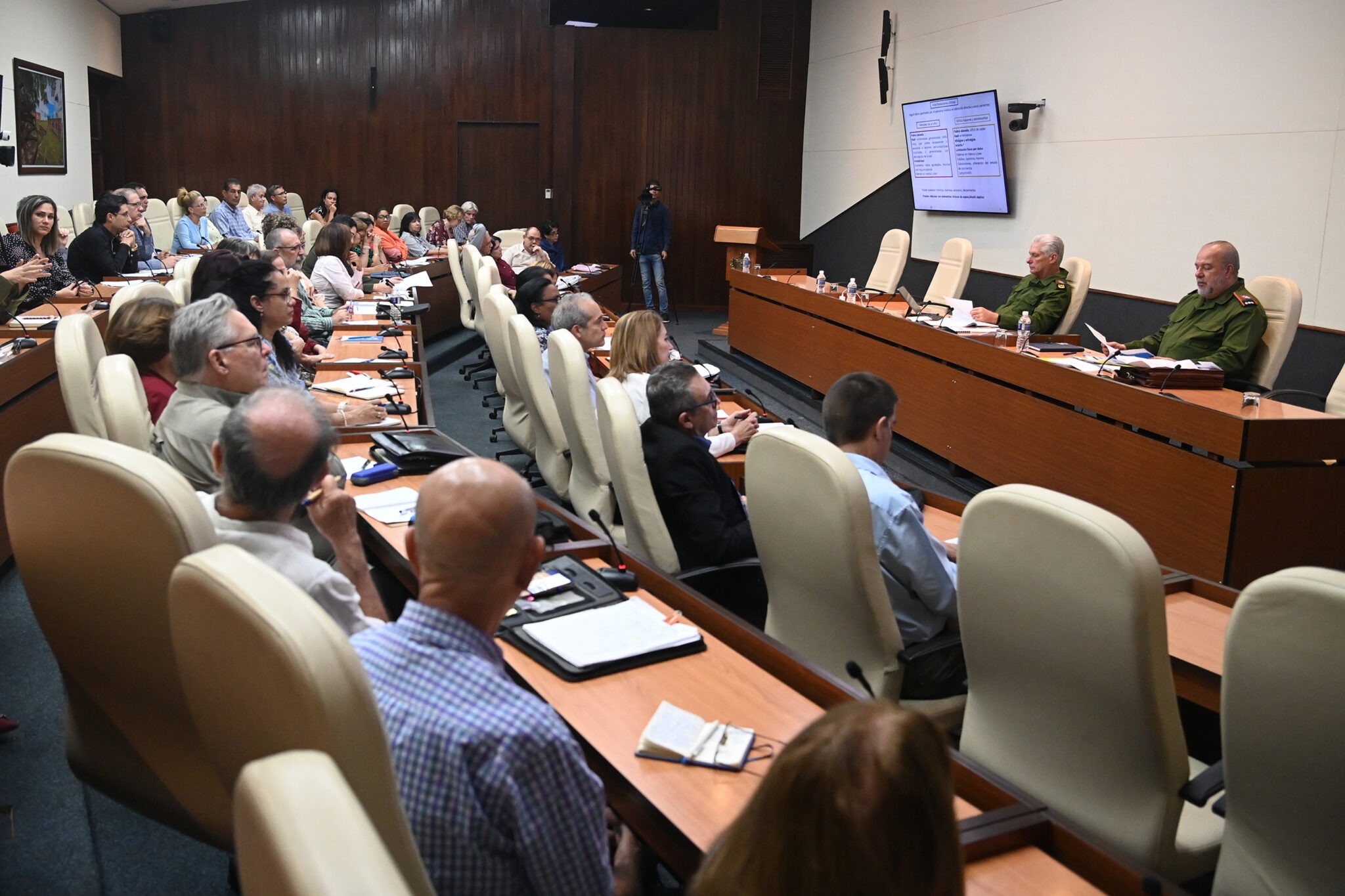 5e8fa51c-ca16-4de9-ba86-38101cc935d1-2048×1365