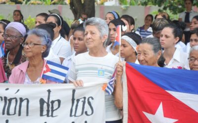 La mujer pinera: liderazgo con sabor a coco y coraje