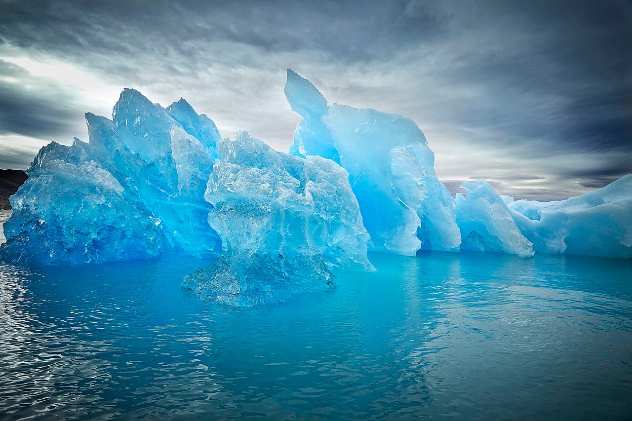Blue_ice_in_South_Greenland_-_Visit_Greenland-1