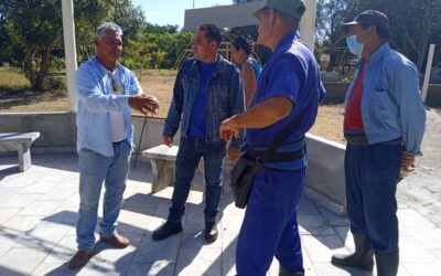 Recorrieron autoridades pineras centros del territorio