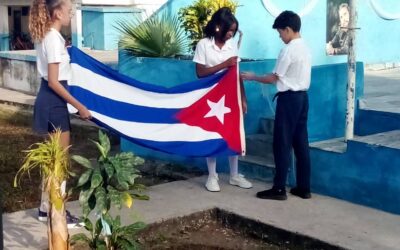 Abanderado pre-destacamento Manuel Ascunce en la Isla de la Juventud