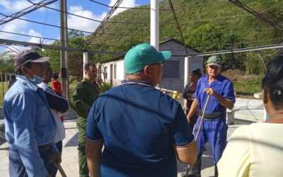 Recorrieron autoridades pineras centros del territorio