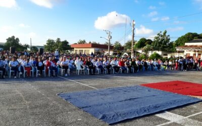 Pineros celebraron el aniversario 67 de la Revolución
