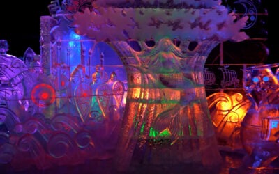Un cuento de hadas invernal: Rusia despliega exposición de impresionantes figuras de hielo (VIDEO)
