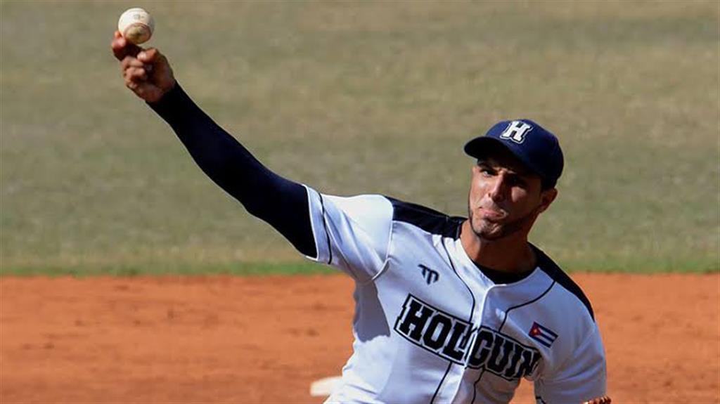 Cuba-Holguin-pelota-712-1