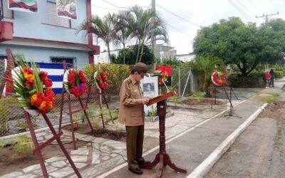 Develan tarja en homenaje a combatientes pineros caídos en Angola