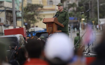 Encabeza Díaz-Canel marcha en honor a los 32 héroes 