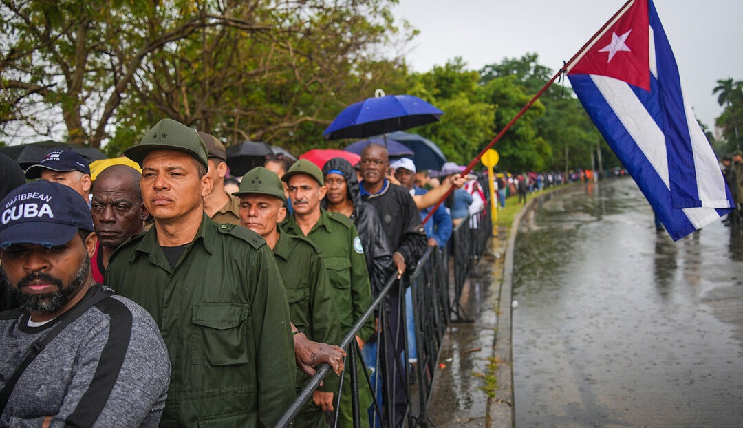 Cuba honra a 32 soldados asesinados por EE.UU. en Caracas con un multitudinario adiós