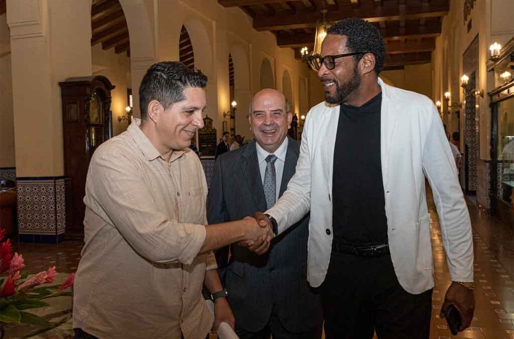 Cuba tiene su príncipe, es de altura y se llama Javier Sotomayor