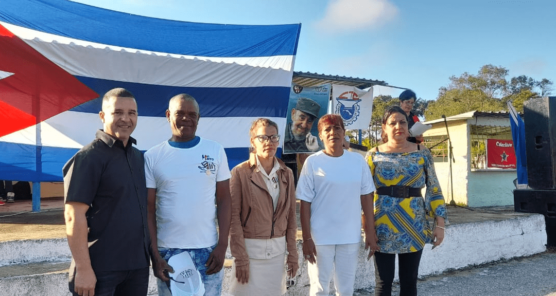 Festejaron pineros Día del Trabajador de la Industria Alimentaria y la Pesca