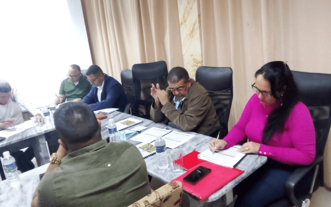 Analizan labor del sector agrícola