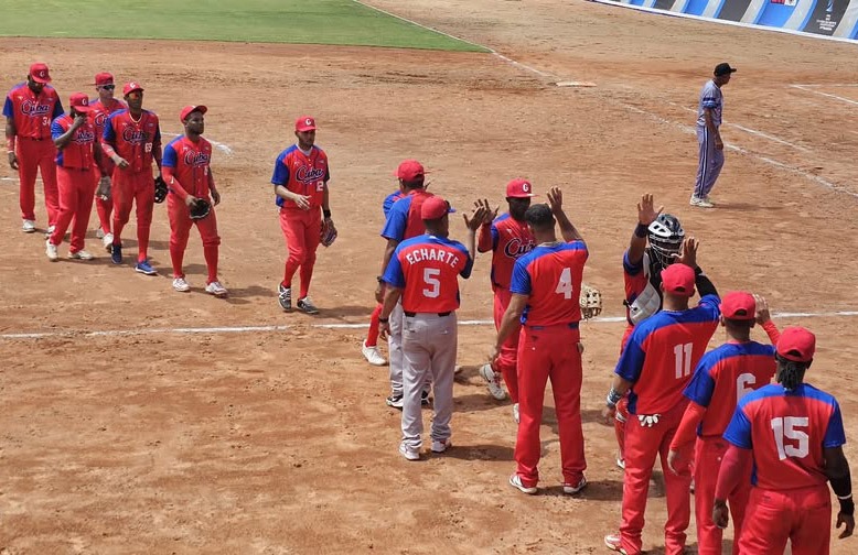 0221-cuba-vencio-aruba-campeonato-softbol