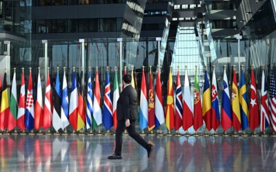 «Deben ser muy cuidadosos»: Trump lanza advertencia a Europa