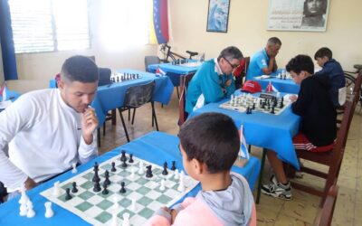 Dedicaron pineros competencia municipal de ajedrez al atleta mayor, Fidel