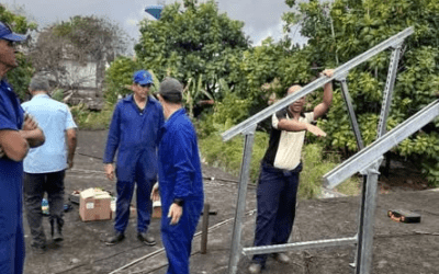 Instalan paneles fotovoltaicos en instalaciones pineras