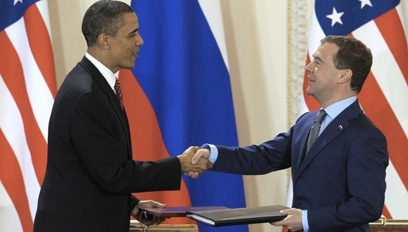 medvedev-y-obama-firman-tratado-estrategico
