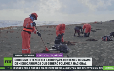 Gobierno de México intensifica labor para contener derrame de hidrocarburos que generó polémica nacional