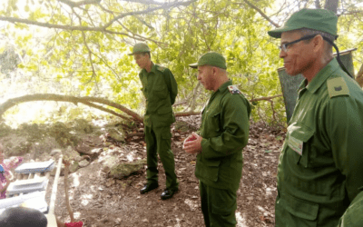 Realizan pineros día nacional de la Defensa