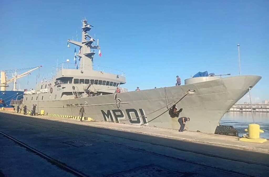 Llega a Cuba otro buque de México con ayuda material