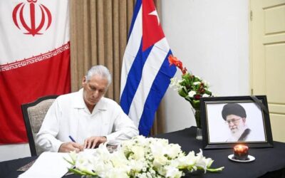 Presidente de Cuba firma Libro de Condolencias en honor al Líder Supremo del pueblo iraní