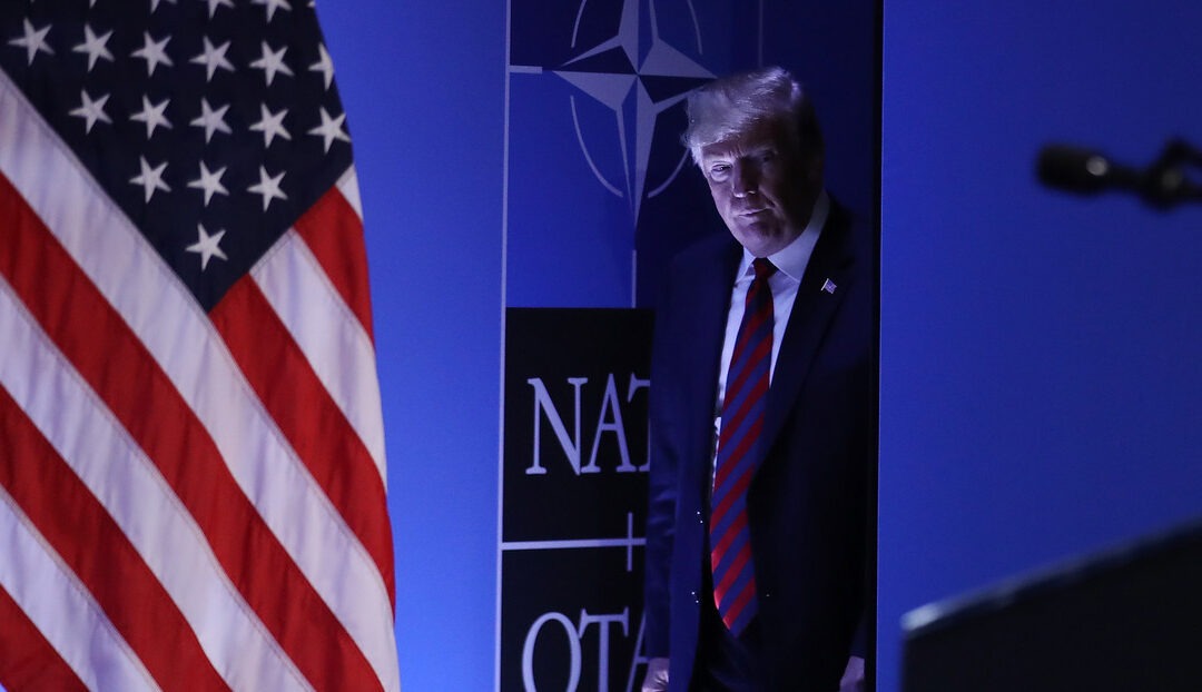Trump considera retirarse de la OTAN