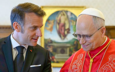 El sorprendente regalo de Macron al papa León XIV