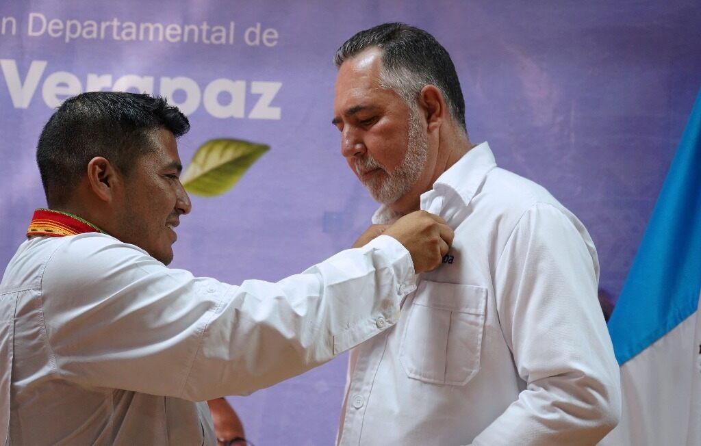 Condecoraron excelencia de médicos de Cuba en Baja Verapaz, Guatemala