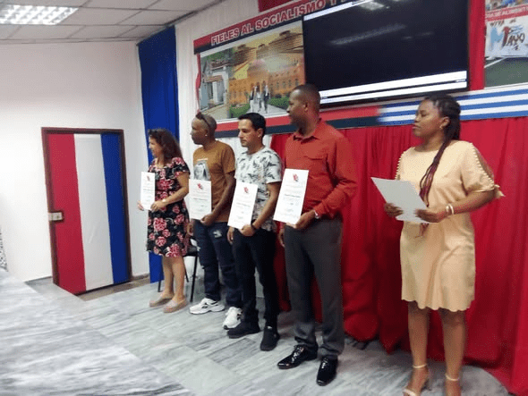 Merecido reconocimiento a los trabajadores del Partido en la Isla de la Juventud