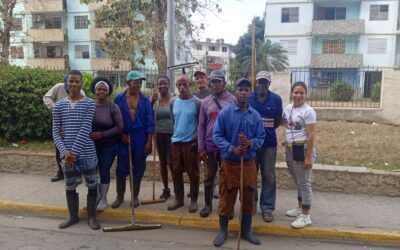 Protagonizan trabajadores pineros jornada de limpieza