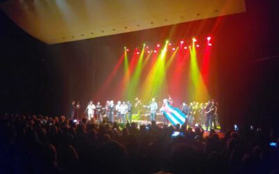 Novecientas gargantas: Cuba si, yanquis no en concierto en Montevideo