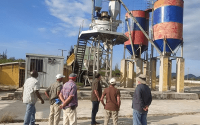 Intercambia presidente de la OSDE de la construcción con pineros