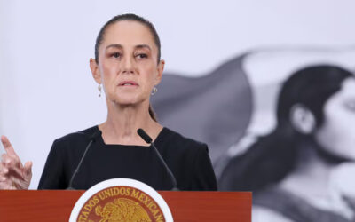 Presidenta de México llama a unidad frente al embate exterior