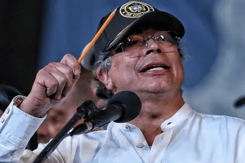 «La Corte inició una investigación a la parlamentaria que quiere suspender a Petro de su cargo»